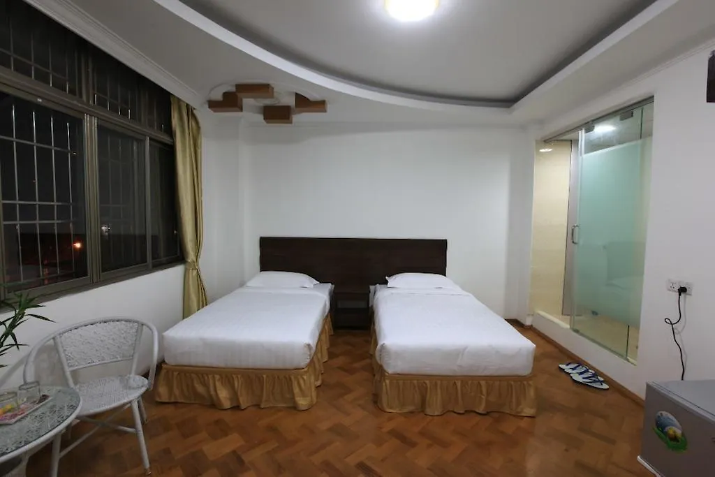 Yangon Regency Hotel 0*,