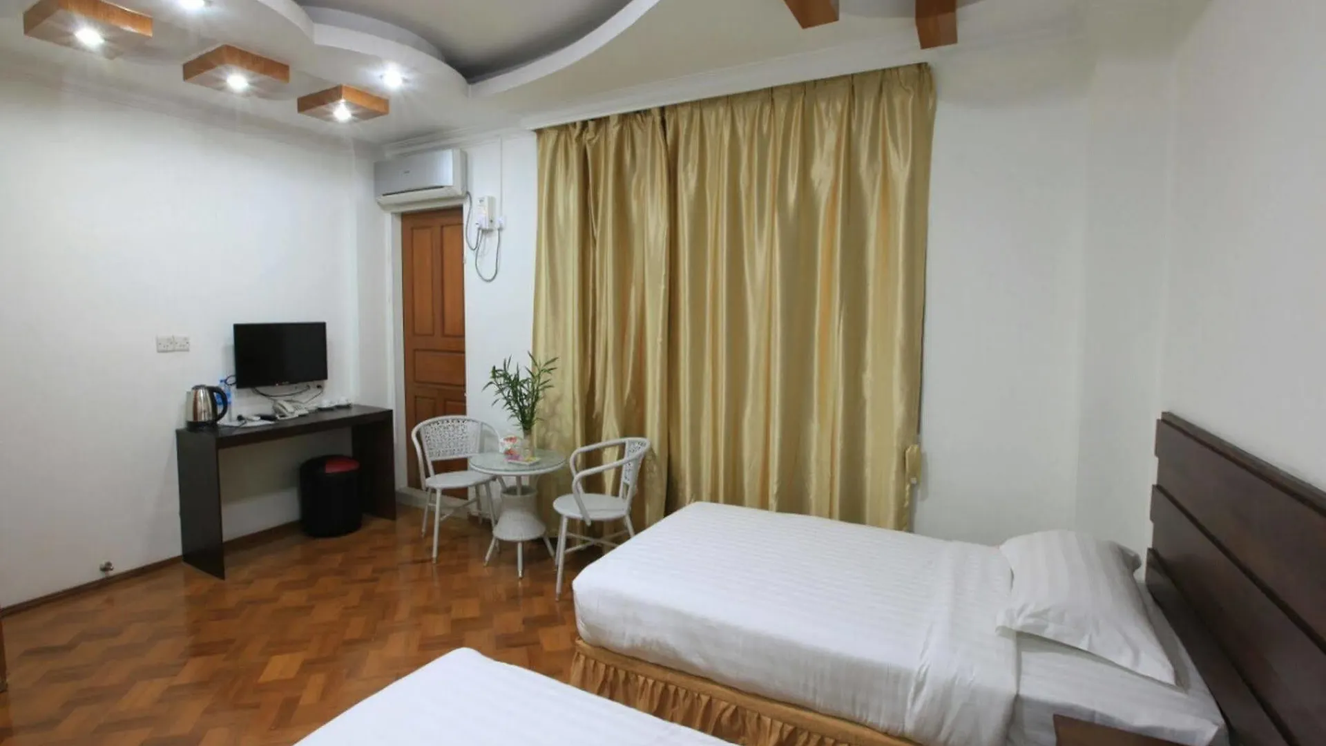 Yangon Regency Hotel 0*,  Myanmar